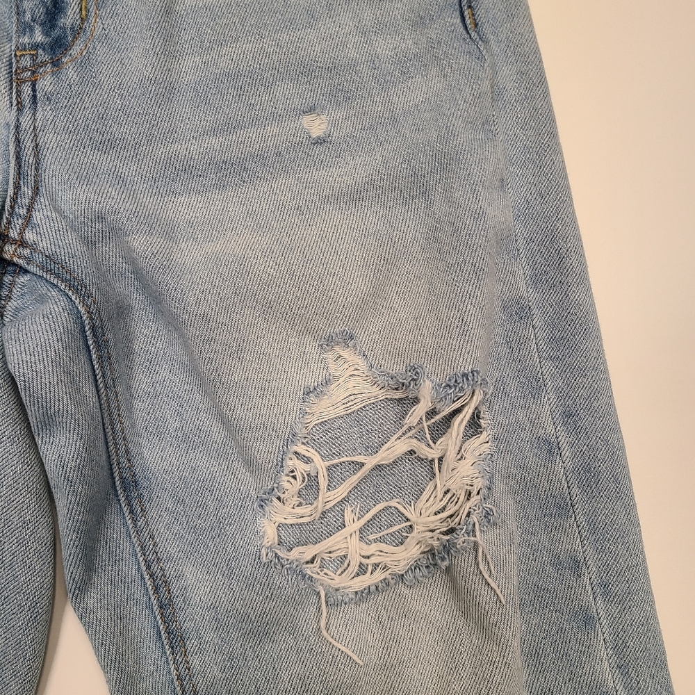 American Eagle Hi-Rise Tomgirl Distressed Light Wash Straight Leg Jeans 2 - Picture 5 of 16
